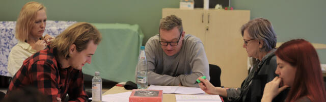 Vanemuises algasid Martin McDonaghi „Mägede iluduskuninganna“ proovid