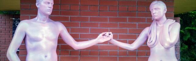 FOTOD | Valgejõel tervitasid möödujaid alasti bussiootajad