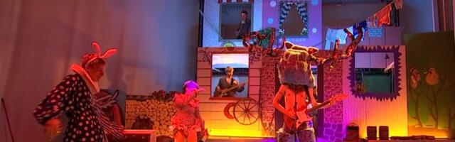 Ansambel Ants1 toob EKA galeriis lavale muusikali "Carmen Electra"