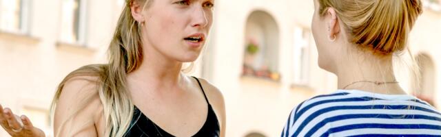 Kui sõber paneb sind kahtlema iseendas – need on märgid, et suhe on mürgine