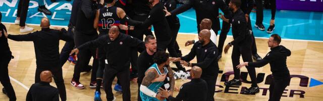 VIDEO | NBA mängul puhkes kaklus, neli korvpallurit eemaldati