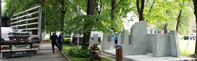 VIDEO JA FOTOD | Tallinna südamesse kerkis üle 80 tonni kaaluv varjumiskoht, mis leiab rakendust ka rahuajal