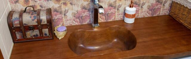 Puidust kraanikausis saab ka last pesta