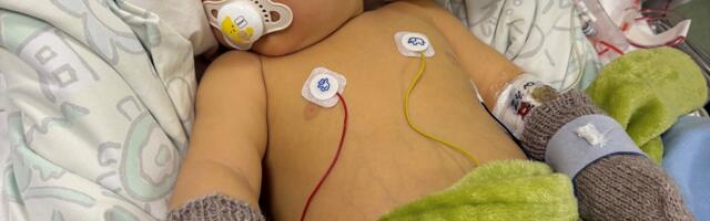 Haruldase maksahaigusega 6-kuune Aaron viidi sisemise verejooksu tõttu Helsingi lastehaiglasse: palun aita perel olla pisipoja kõrval! 