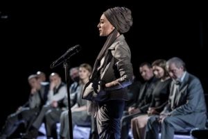 Kellele naeratad, Kuldne Mask?