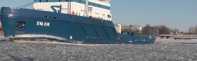 Jäämurdja EVA-316 hakkab pühapäevast Pärnu lahel jääd murdma