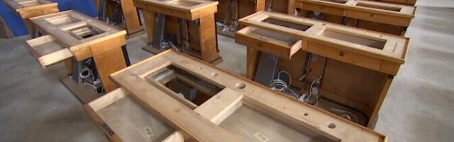 Riigikogu saali lauad vahetatakse välja