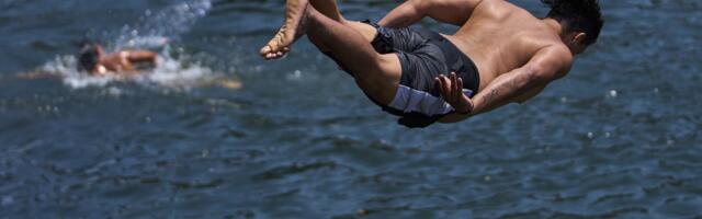 Füüsik teeb puust ja punaseks_ miks on tundmatus kohas vette hüppamine väga halb mõte