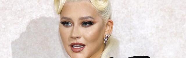 KUUM KLÕPS | Meeletult kaalu kaotanud Christina Aguilera poseerib värskel fotol pea paljalt
