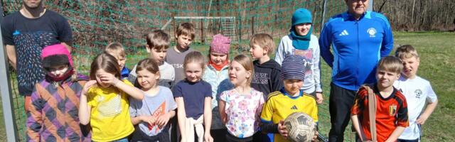 Jalgpallurid aitavad oma kasvatajaklubil unistusi täita