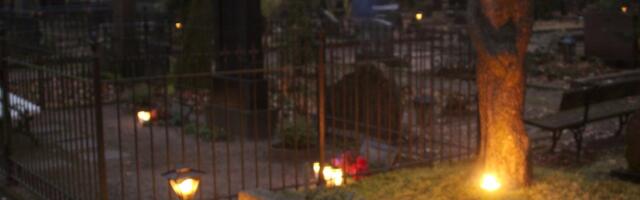 Maailmakoristuspäeva keskkonnaprogrammi juht: ära vii prügi oma lähedaste hauale! Kalmuküünlad on nii eestlaslik reostus