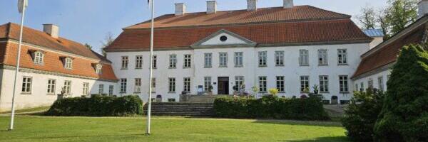 MAKSTI TOETUST | Suuremõisa kool saab väikekoolide toetust