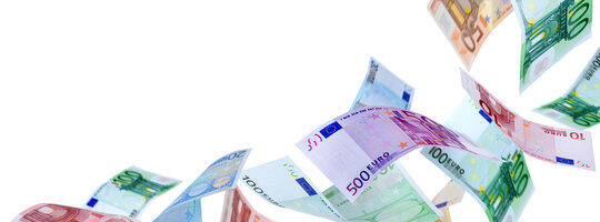 Naisterahvas kaotas kelmidele 122 000 eurot