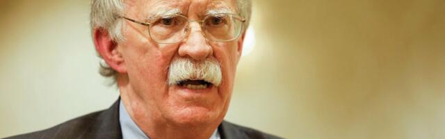 Bolton pristao da se izjasni krivim!