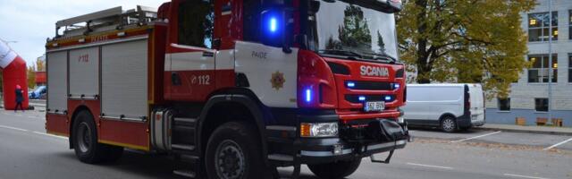 Mäos süttis auto kapotialune