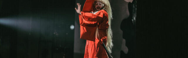 Arvustus. Rainer Sarneti "Hamletit" vaadates üks silm nuttis ja teine naeris