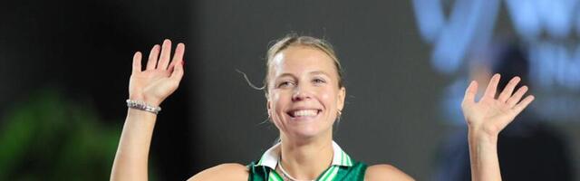 Reporter: Eesti esireket Anett Kontaveit jõudis WTA aastalõputurniiri finaalmängu!
