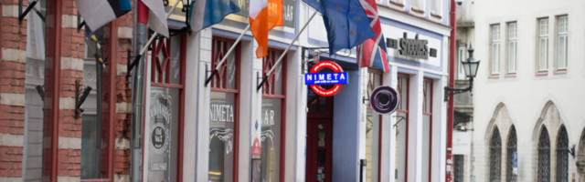 Valitsus plaanib öise joomispiirangu asemel baaride sulgemist