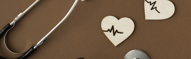 Viis abikauget vabatahtlikku päästekomandot said AED elustamisaparaadid