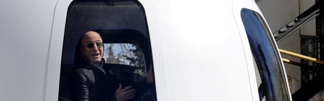 Rahvas kogub allkirju, et kosmosesse lendav Jeff Bezos sinna jääkski