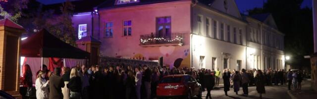 FOTOD | Genialistide kontserdi publik valgus järelpeole: järjekord ukse taga oli meeletu