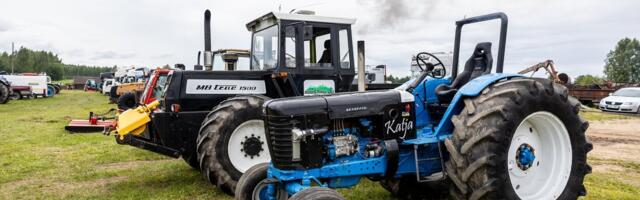 GALERII JA VIDEO | Vägev suits ja ragin! Vaata, kuidas nostalgilised traktorid jõutõmbes mõõtu võtavad