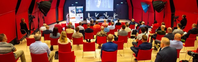 Algas enam kui 100 osalejaga konverents Tark Tööstus 2021 "Robotid - võluvits või mitte?"