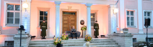 Otse emakeelepäeval kell 6.41: suur ettelugemine Kadriorus