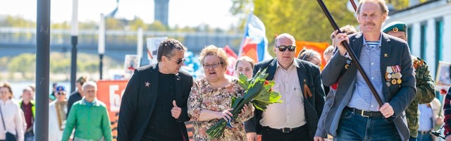 Narvas 9. mai tähistamist korraldav Larissa Olenina ühines EKRE toetajatega