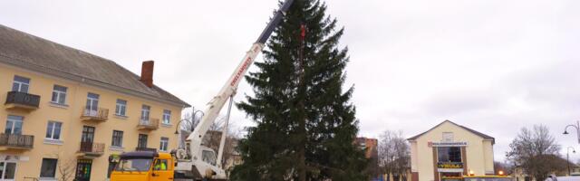 Kohtla-Järve väljakud valmistuvad talvepühadeks