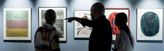 ARVUSTUS | Kaks kunstnikku, üks jagatud maailm. Graafikakunsti grand old lady Evi Tihemetsa ja fotograaf Kaupo Kikkase ühisnäitus