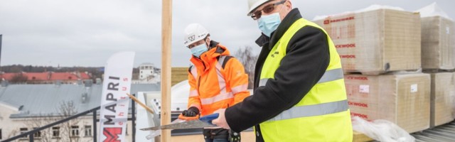PILDID: Põhja-Tallinna tervisekeskuselt võeti maha sarikapärg