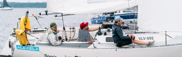 DAGO LIPP KÕRGEL | Merilane nopib Muhu väina regatilt poodiumikohti