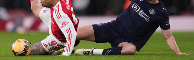 Mitmed Inglismaa suurklubid said edasi, Aston Villa kaotas