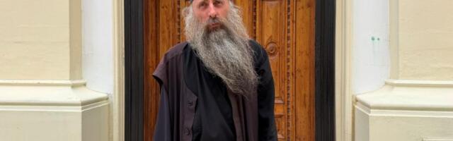 Manastir u pančevačkoj rafineriji: ‘Do ograde jedan svet, iza ograde drugi’