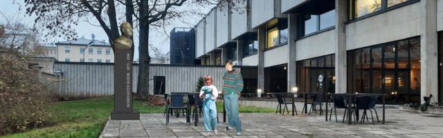 Tartu LV: Tartus avatakse riigimehe Konstantin Koniku mälestusmärk