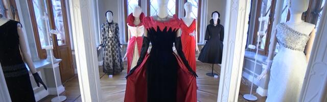 В замке Фалль в Кейла-Йоа открылась выставка историка моды Александра Васильева