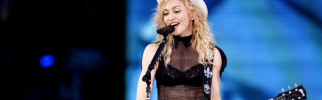 FOTO | Parem hilja kui mitte kunagi? Madonna tegi oma elu esimese tätoveeringu!