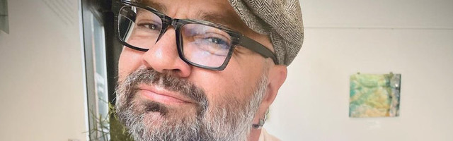 PALJASTATUD: MIHKEL RAUD astus lennukisse salapärase kaasreisijaga