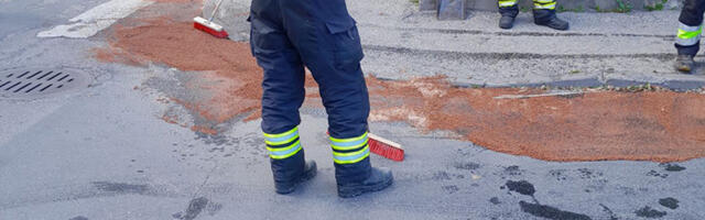 Viljandis voolas tänavale õli