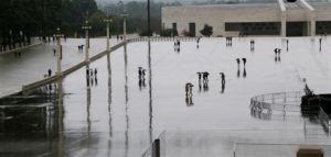 Komplekssuse konksu otsas siplev kalake