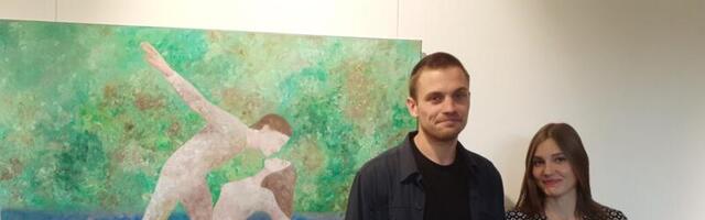 ME JUURED ALLES VÕRSUMAS | Anna Kõuhkna maalib juuri