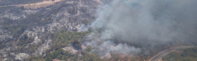 EKSPLOZIJA U CRNOJ GORI, POVREĐEN VATROGASAC &quot;Stanje je KATASTROFA, zahvaćene su kuće&quot; VATRA GUTA SVE PRED SOBOM