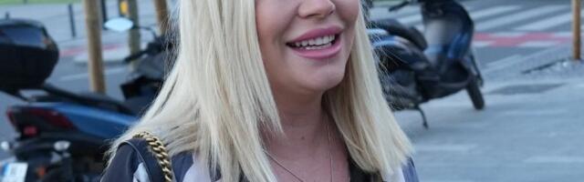 TRUDNA DEA ĐURĐEVIĆ USLIKANA SA MUŽEM, FOTOGRAFIJE PREPLAVILE INTERNET! Voditeljki stižu poruke sa svih strana!
