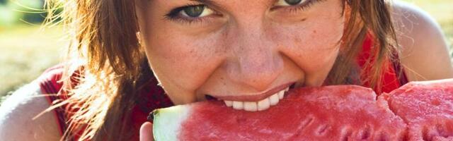 SÖÖ VÕI LÕHKI! ⟩ 7 toredat põhjust, miks arbuusi põske pista