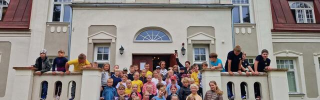 Kuu­sa­lu val­la­ma­jas he­li­seb veel kuu ae­ga koo­li­kell