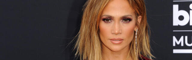 54-AASTANE JENNIFER LOPEZ teeb oma noore välimusega naistele silmad ette