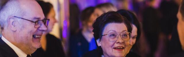 ÜLEVAADE | Presidendipaarist kultuuritegelasteni välja! Tartu2024 avamine tõi vaimupealinna kohale tuntud näod