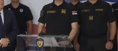 "FIZIČKI SU NAPADALI KORDON POLICIJE KOJI JE MIRNO STAJAO" Uživo Ministar Dačić o brutalnom nasilju blokadera u Novom Sadu