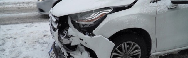 Reporter: Arutu möödasõit talvisel Piibe maanteel lõppes mitme auto avariiga